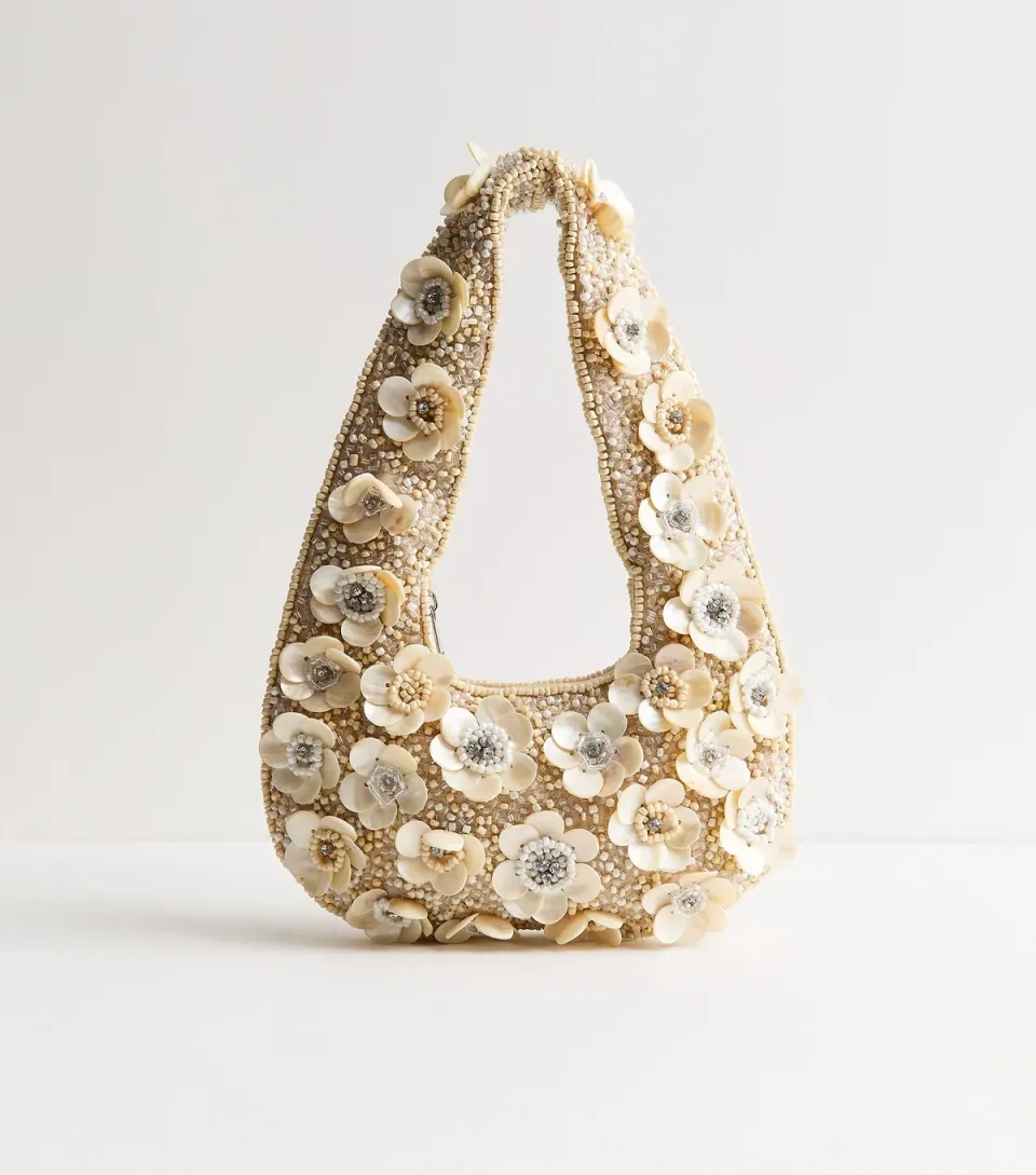 Cream Flower Shell Beaded Grab Bag