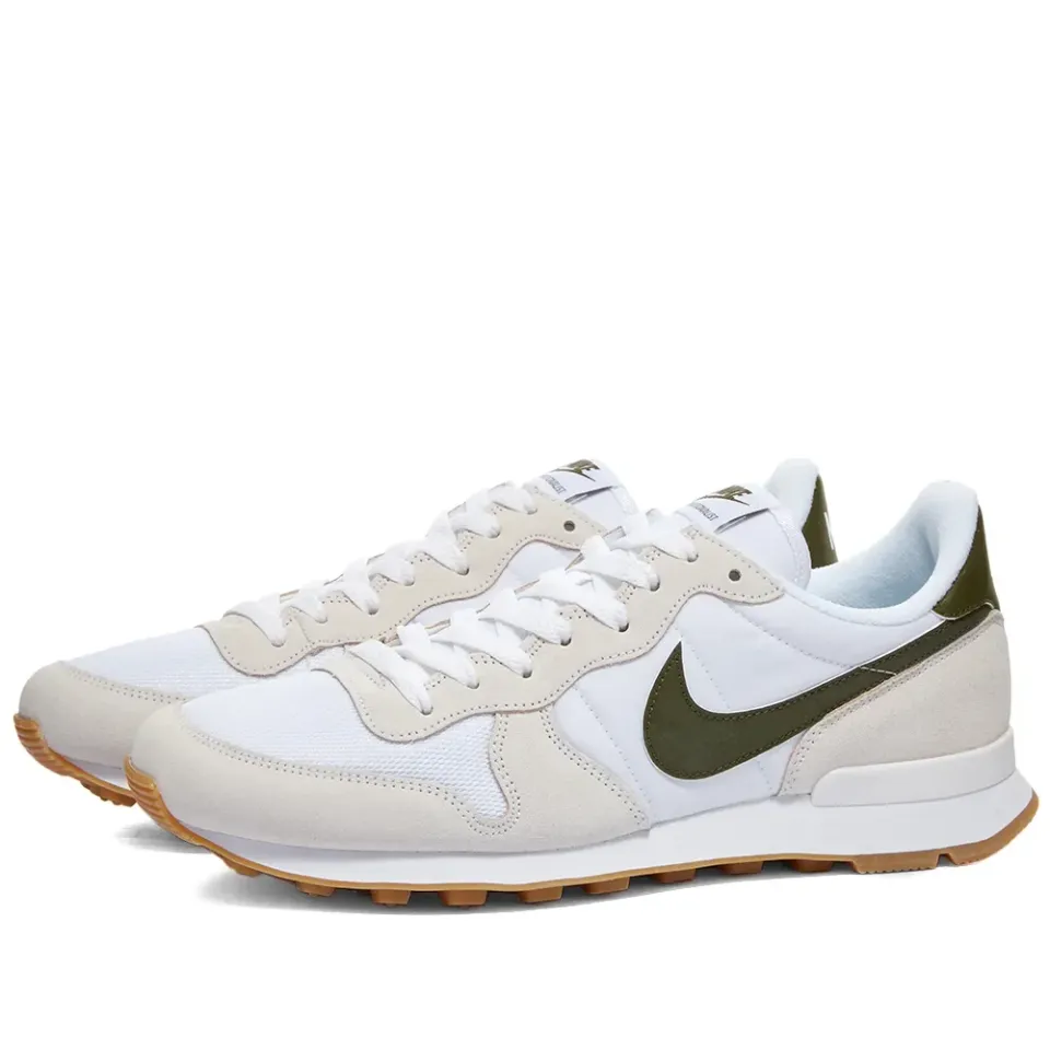 Internationalist W
