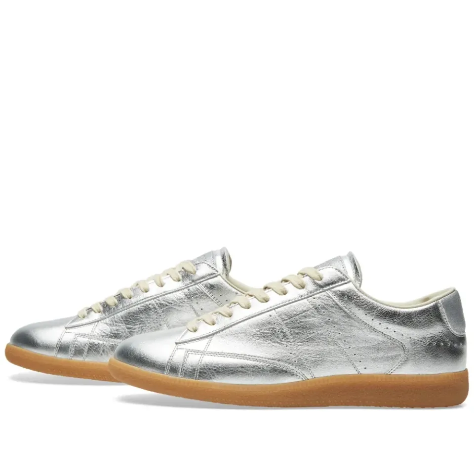 22 Ace Low Laminated Sneaker
