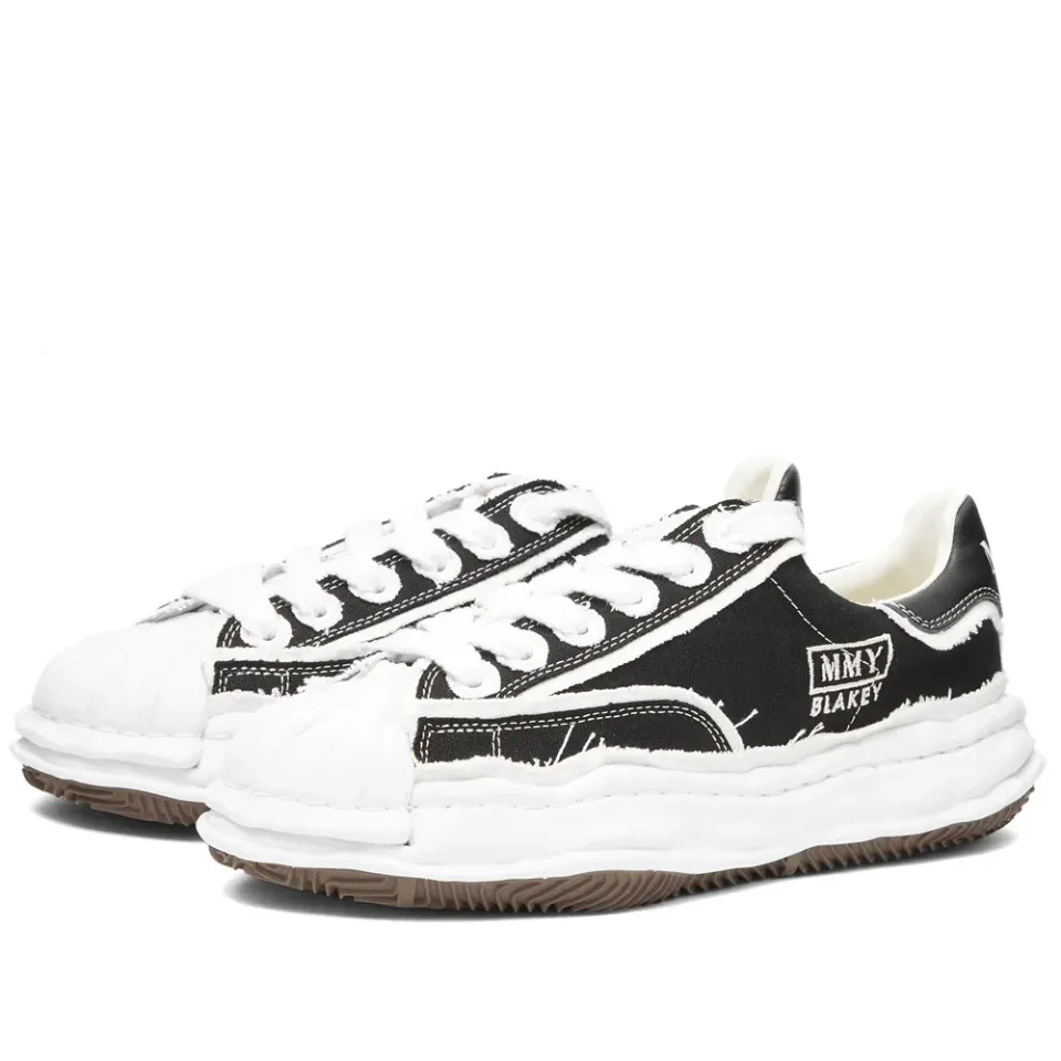 Blakey Low Original Sole Overhanging
