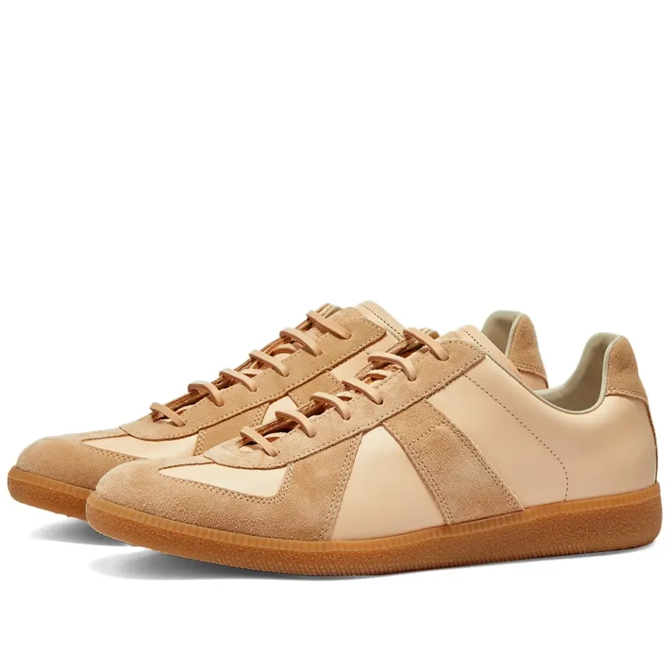 22 Classic Replica Sneaker