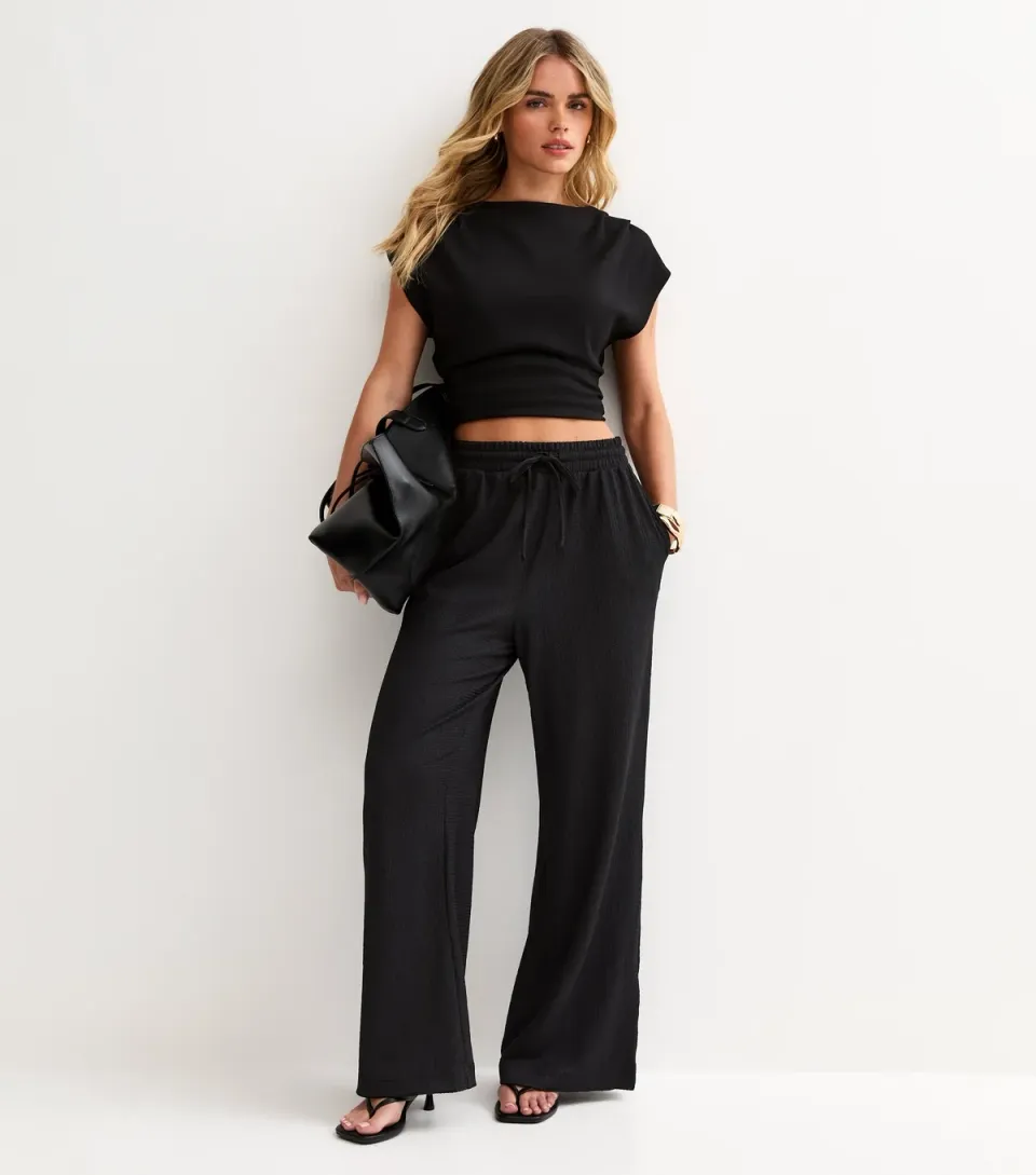 Women's Petite Black Textured Wide Leg Trousers