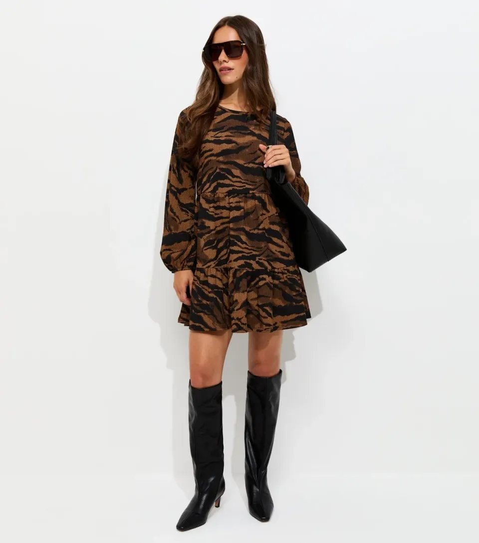 Women's Petite Brown Tiger Print Long Sleeve Crinkle Smock Mini Dress