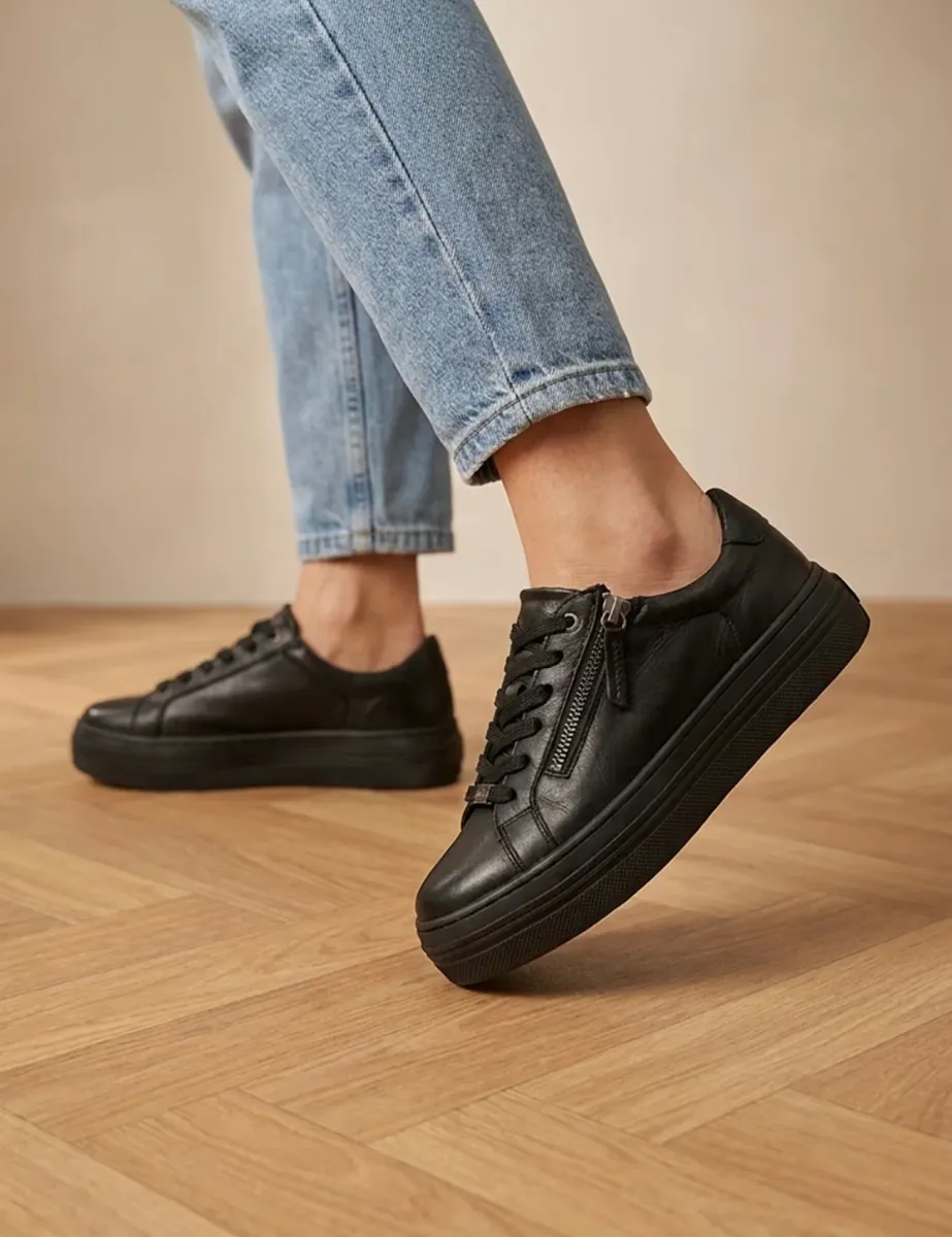 Amaliadawide Wide Fit Leather Trainers Black