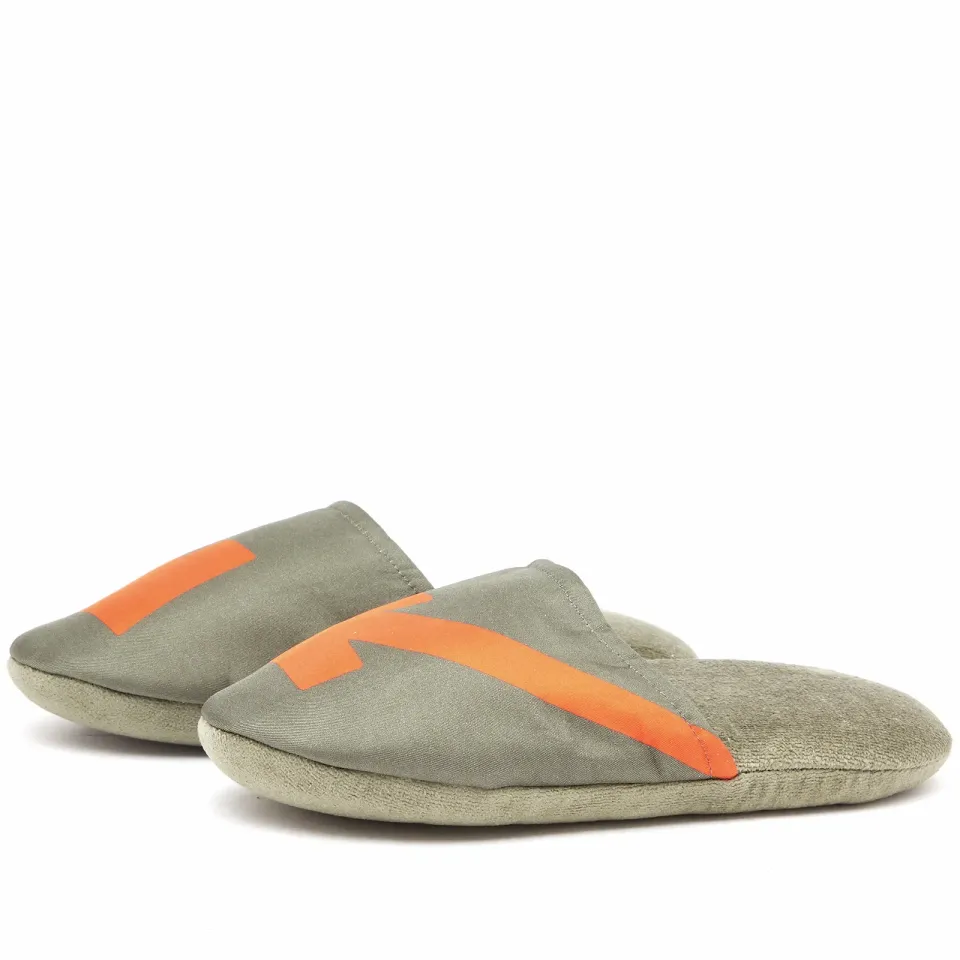 Arrow Pattern Slippers