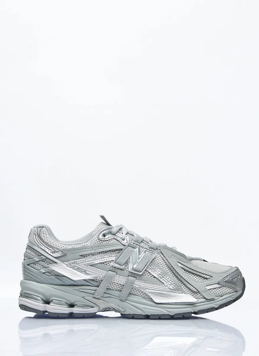 1906A Sneakers