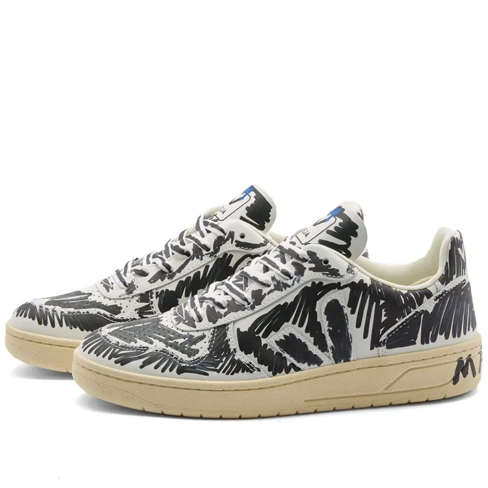 x Veja V10 Low Top Sneaker