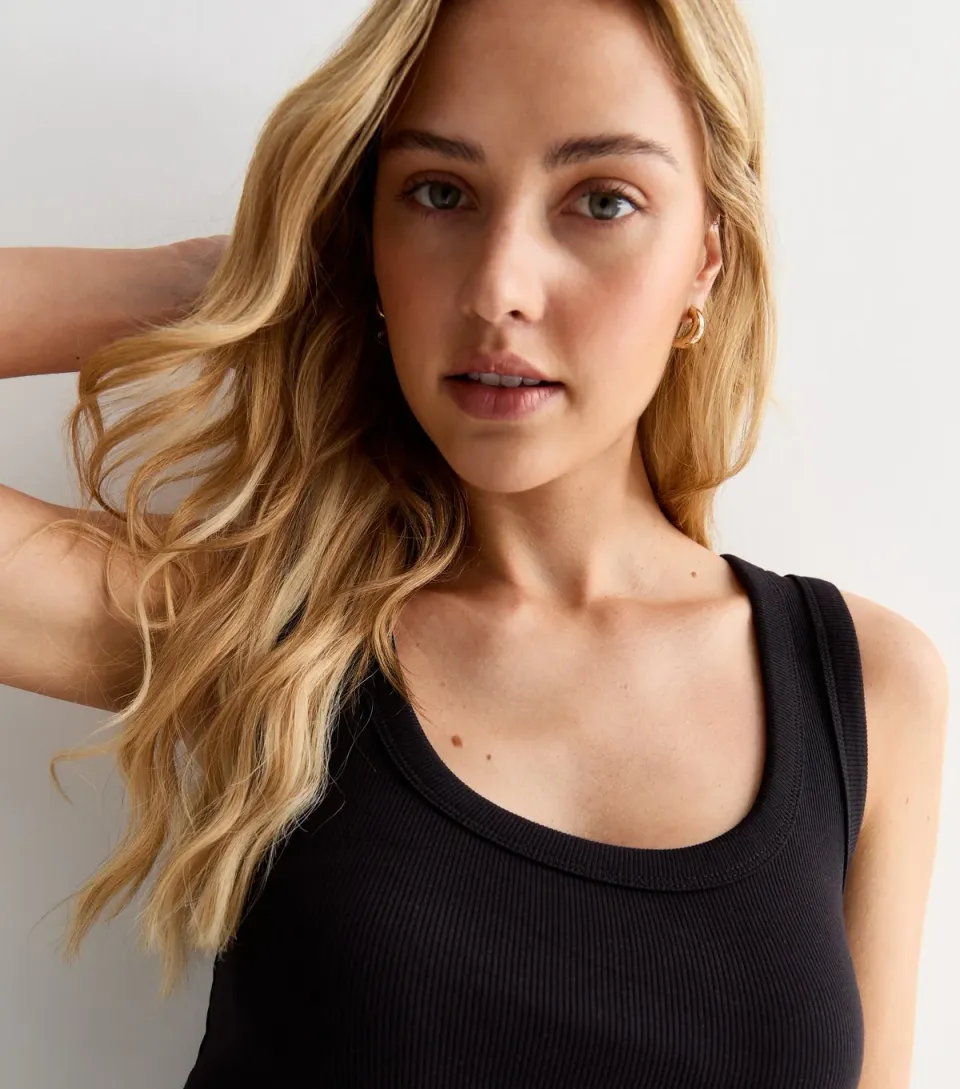 Women's Off White Ribbed Scoop Neck Vest