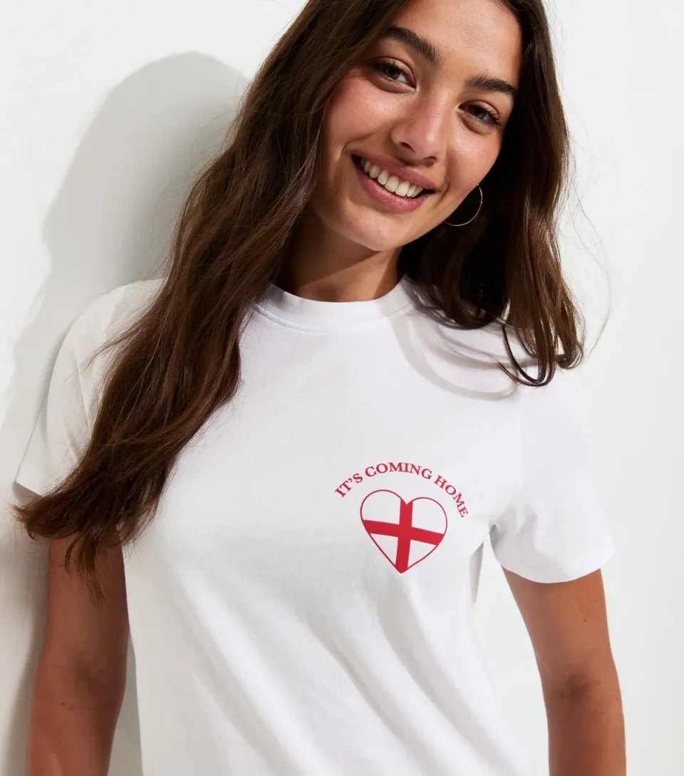 Women's White Cotton England Heart Relaxed T-Shirt