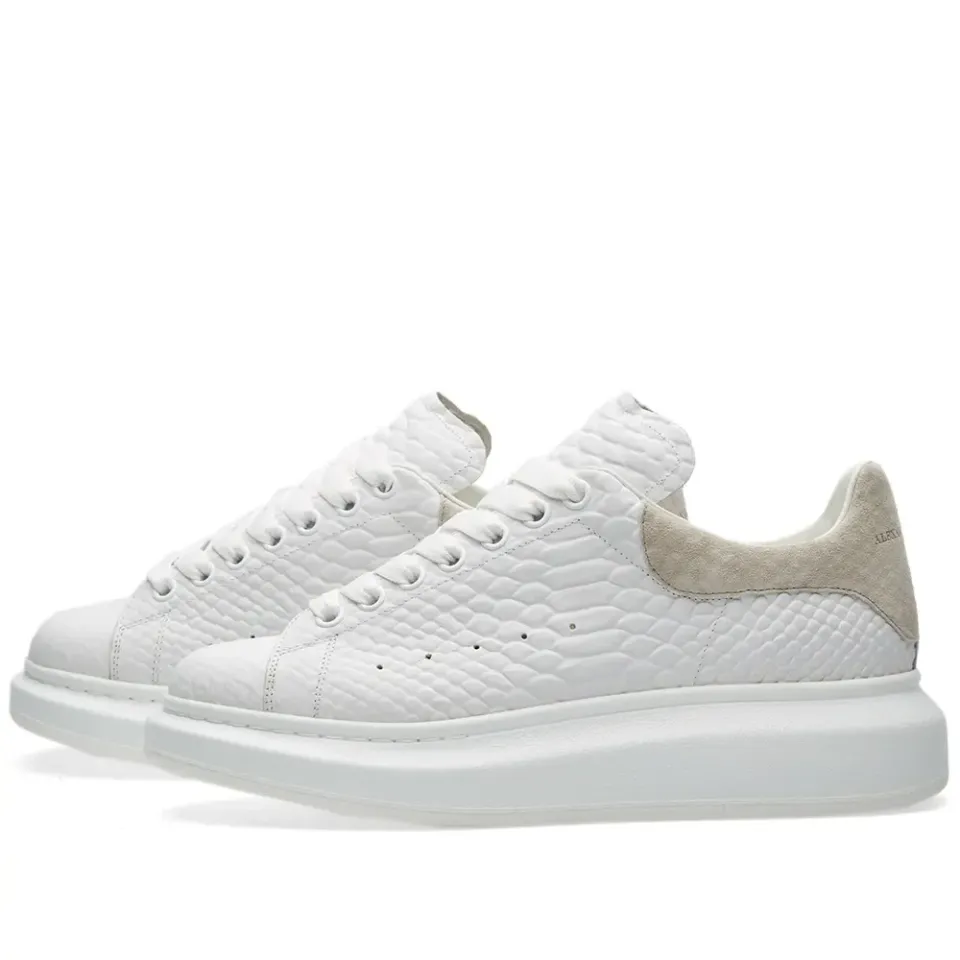 Oversized Sole Low Top Sneaker