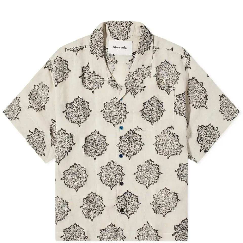 Story mfg. Greetings Green Man Vacation Shirt