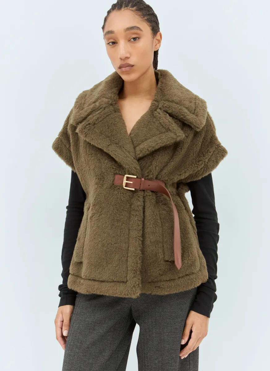 Teddy Fabric Short Cape