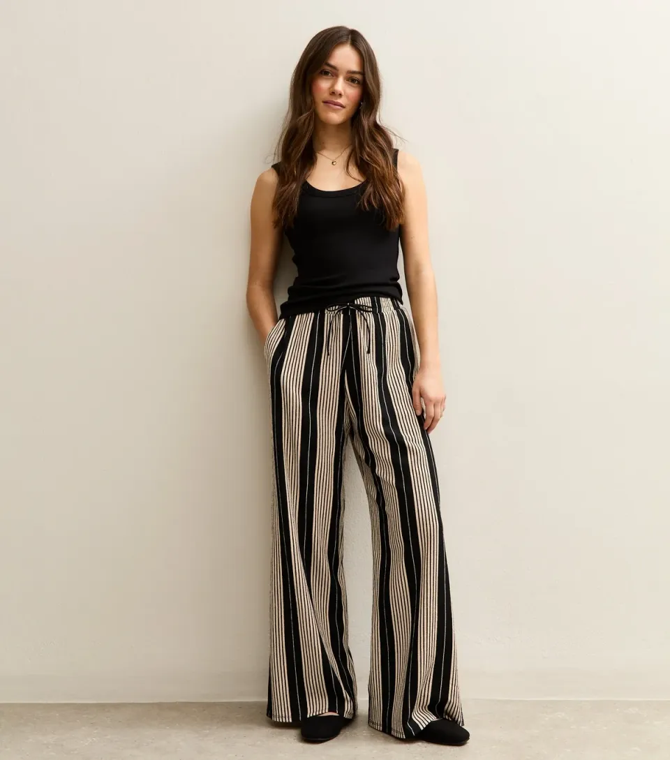 Women's Petite Black Crinkled Striped Wide Leg Trousers