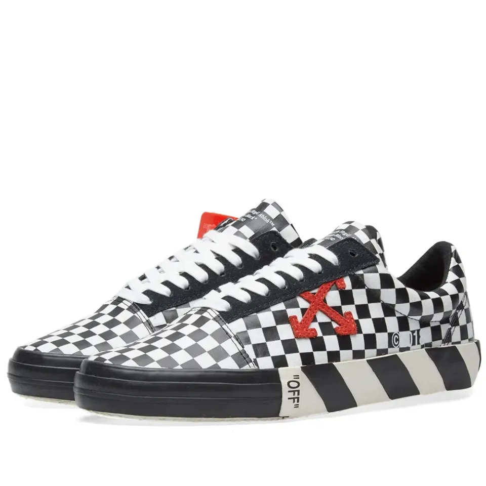 Check Low Top Sneaker
