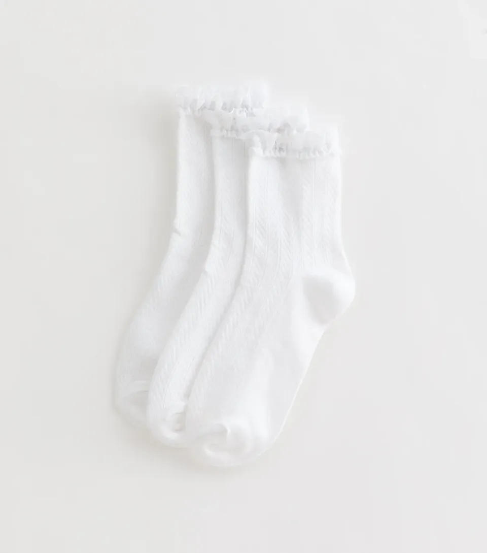 White Herringbone Frilly Lace Trim Ankle Socks