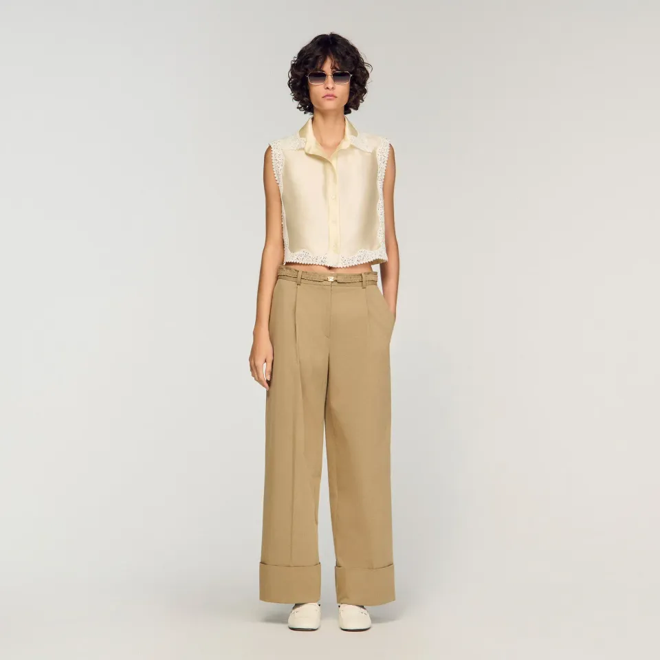 Cropped shirt with lace detail
