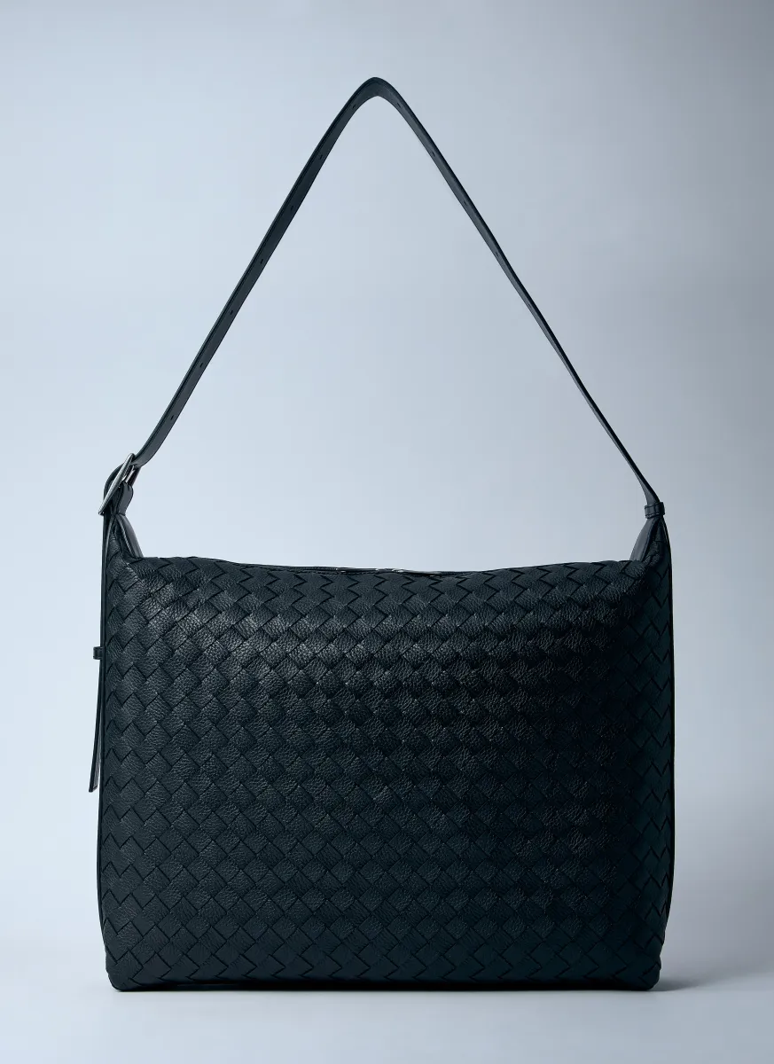 Medium Traveler Shoulder Bag