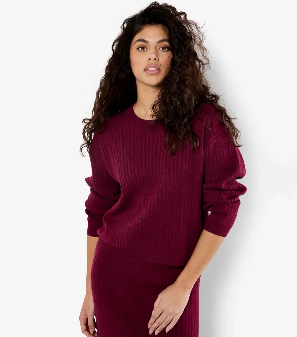 Women's Burgundy Cable Knit Jumper
