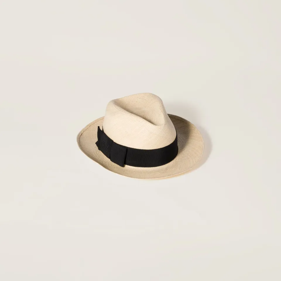 Raffia hat