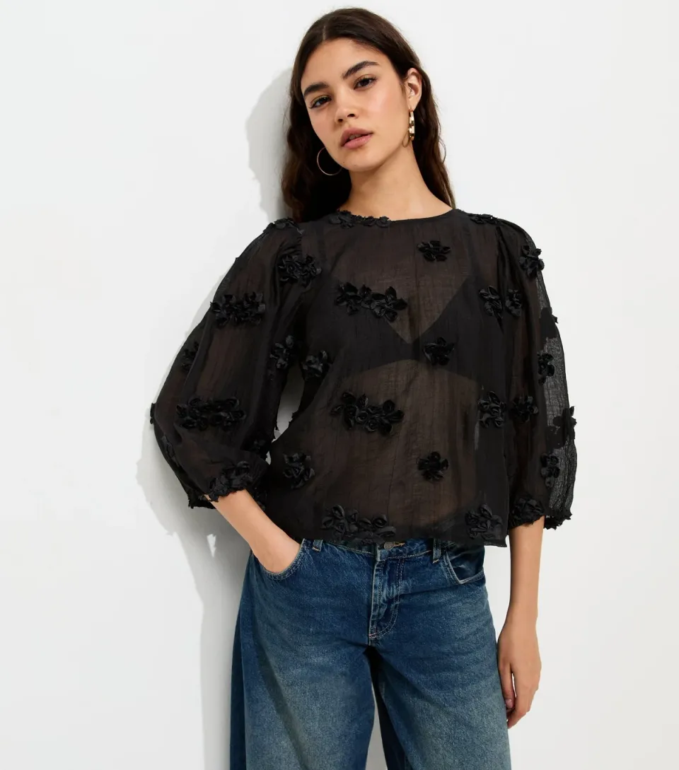 Women's Black Floral Appliqué Cropped Sleeve Smock Top
