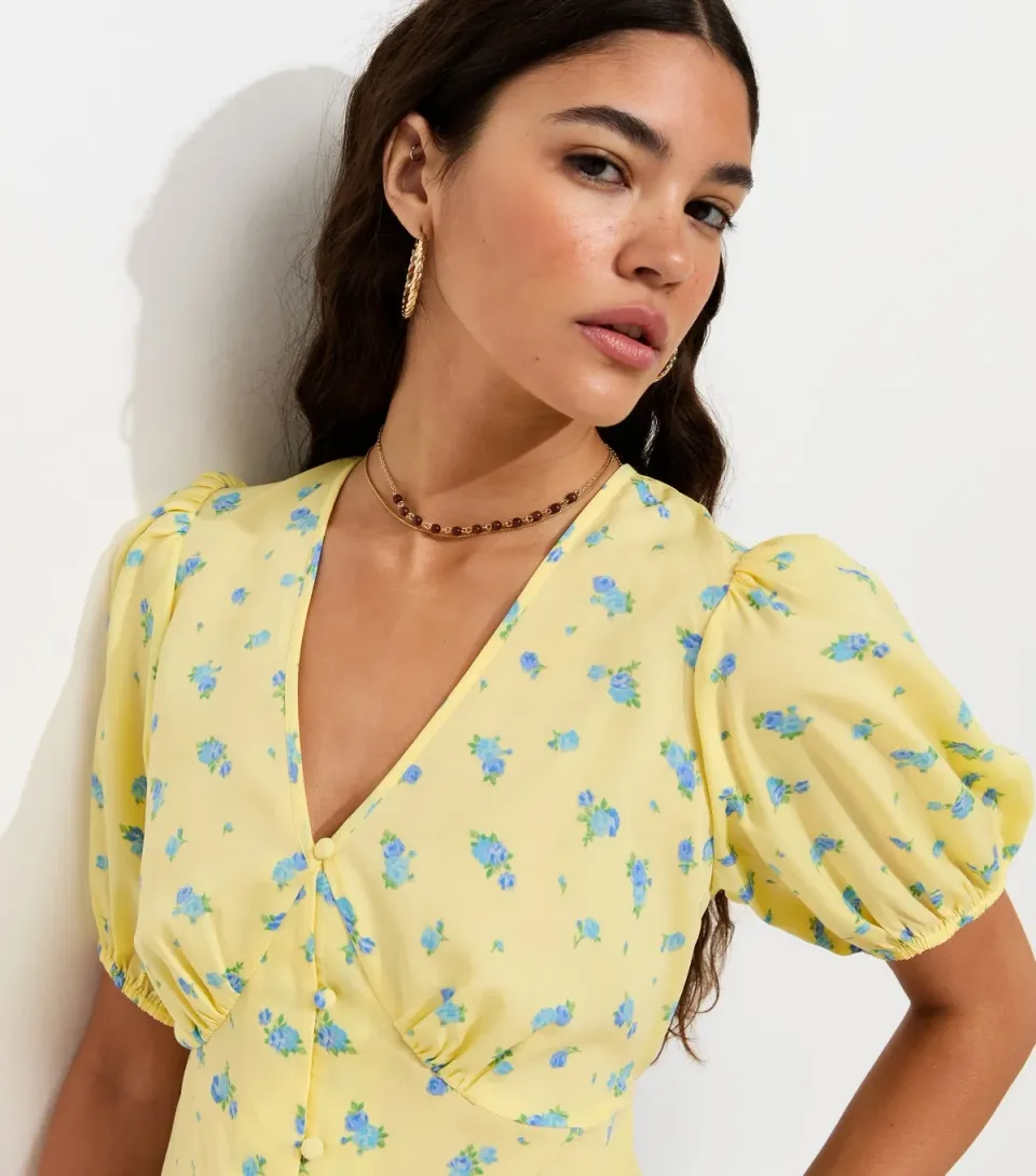 Women's Yellow Crepe Ditsy Print V-Neck Tea Top