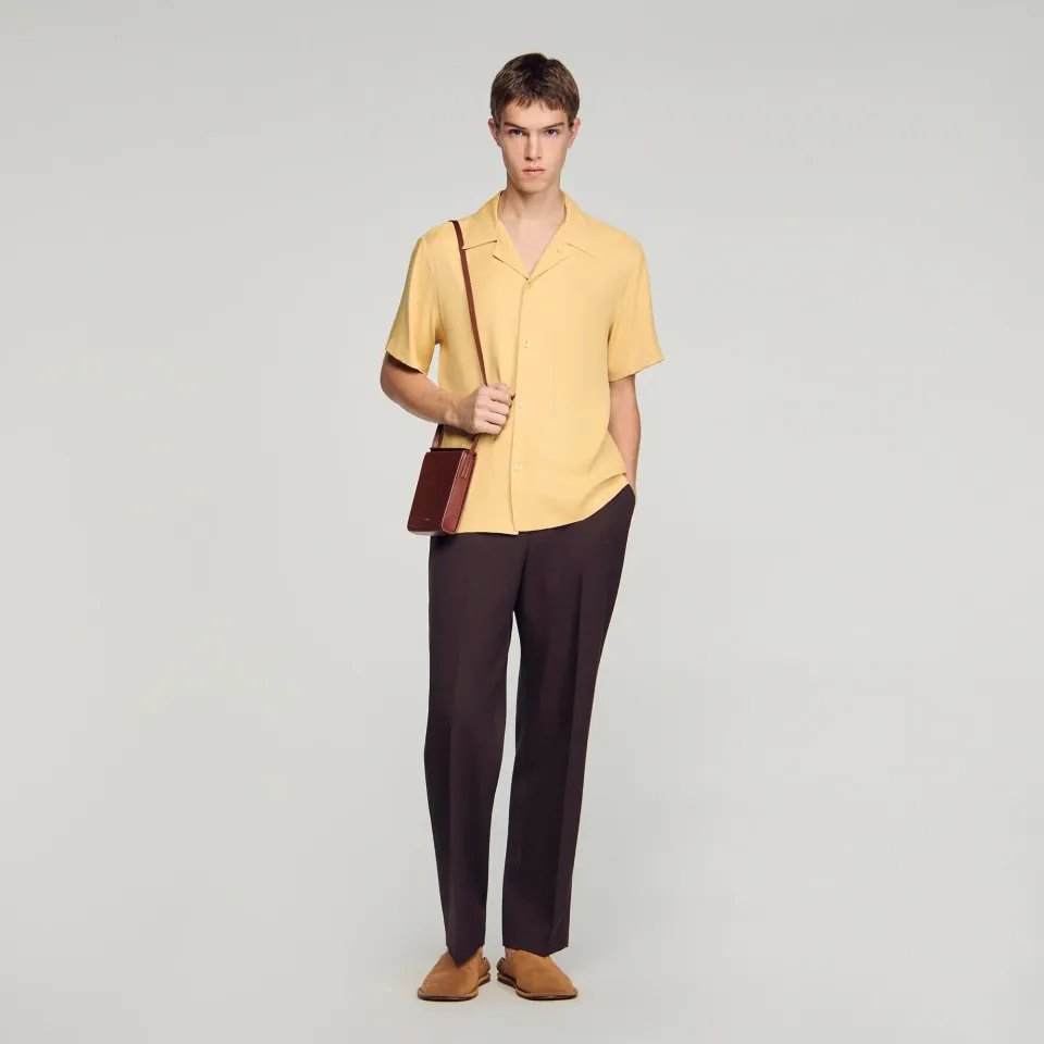 Loose-fit shark collar shirt