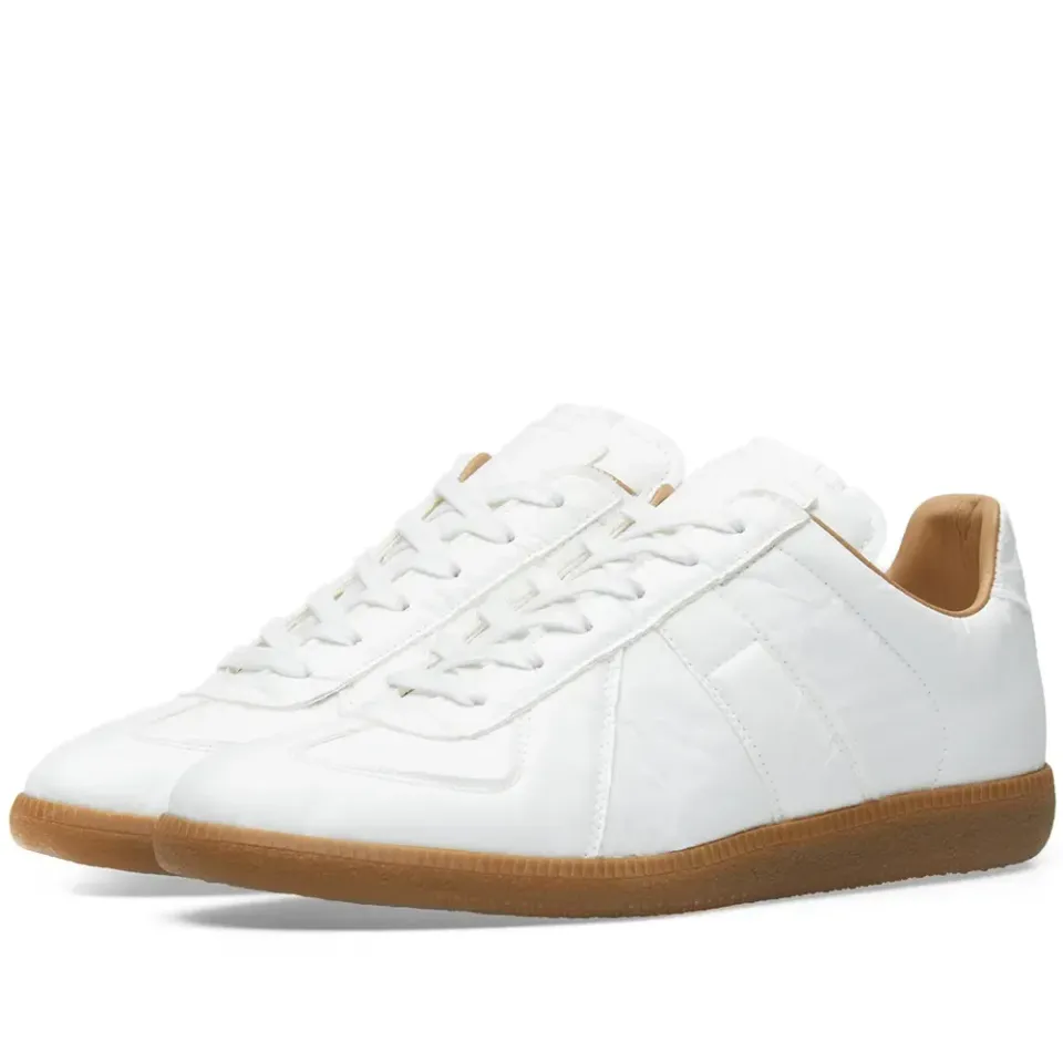 22 Leave a Message Replica Sneaker