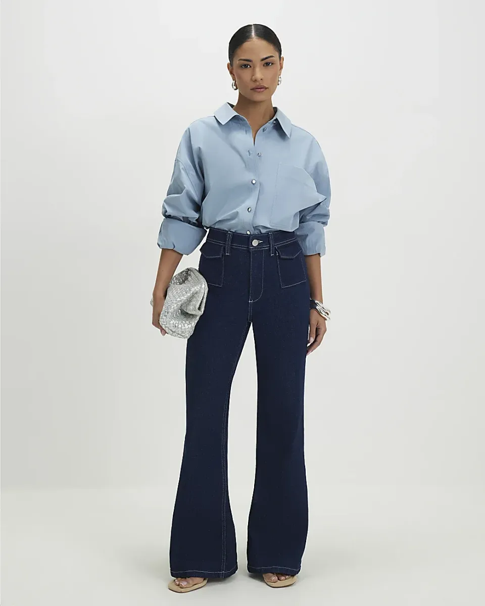 Petite Front Pocket Flared Jeans