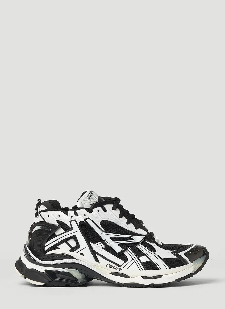 Runner Sneakers