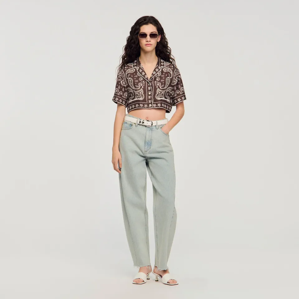 Cropped bandana print shirt