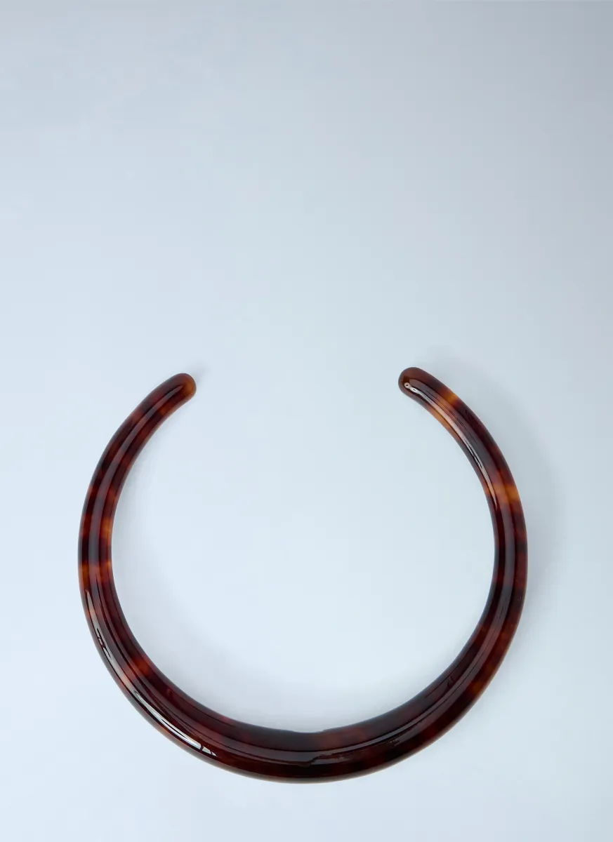 Sculpted Collar