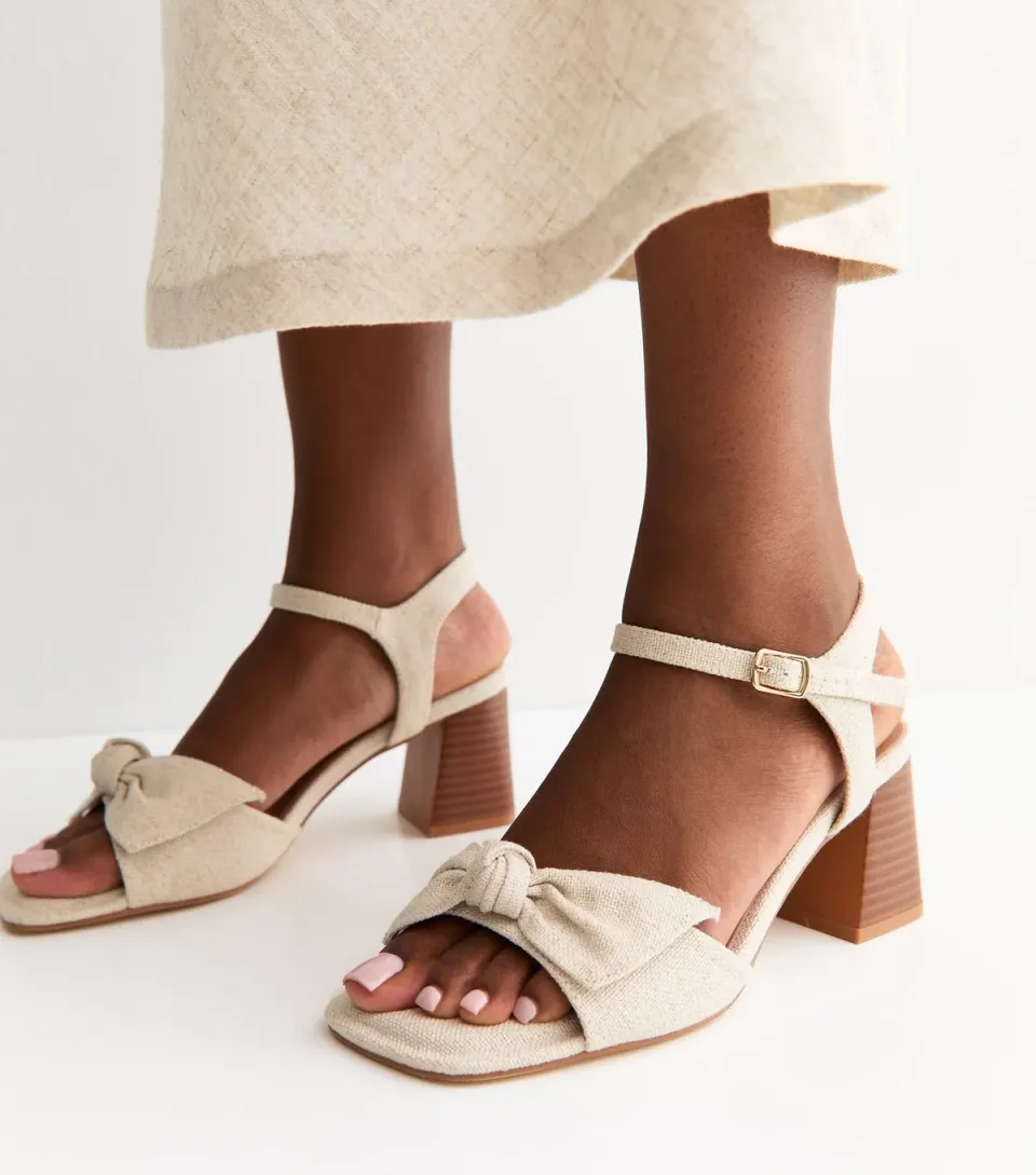 Women's Wide Fit Off White Woven Bow Block Heel Sandals Vegan
