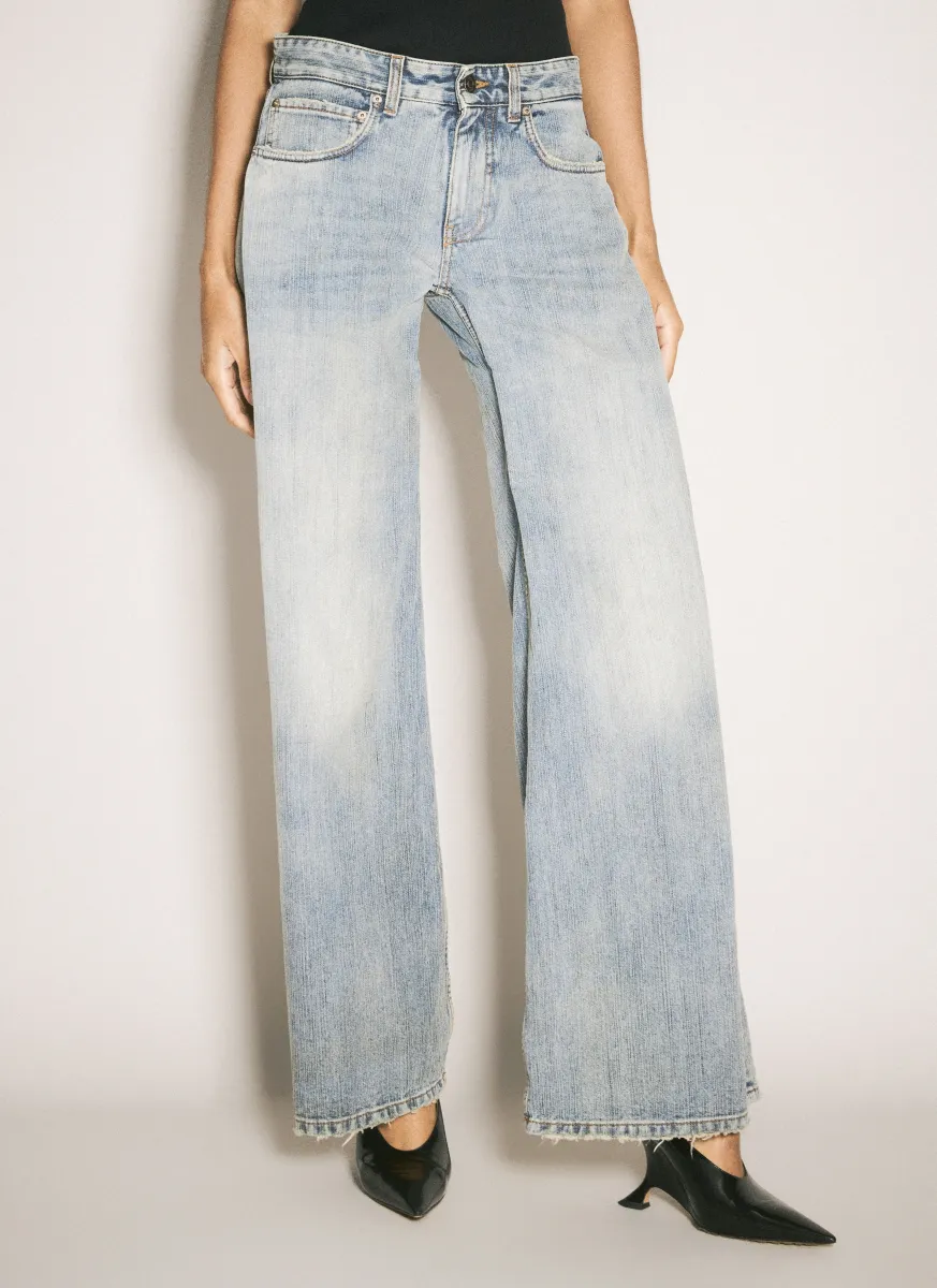 Low-Waist Baggy Jeans