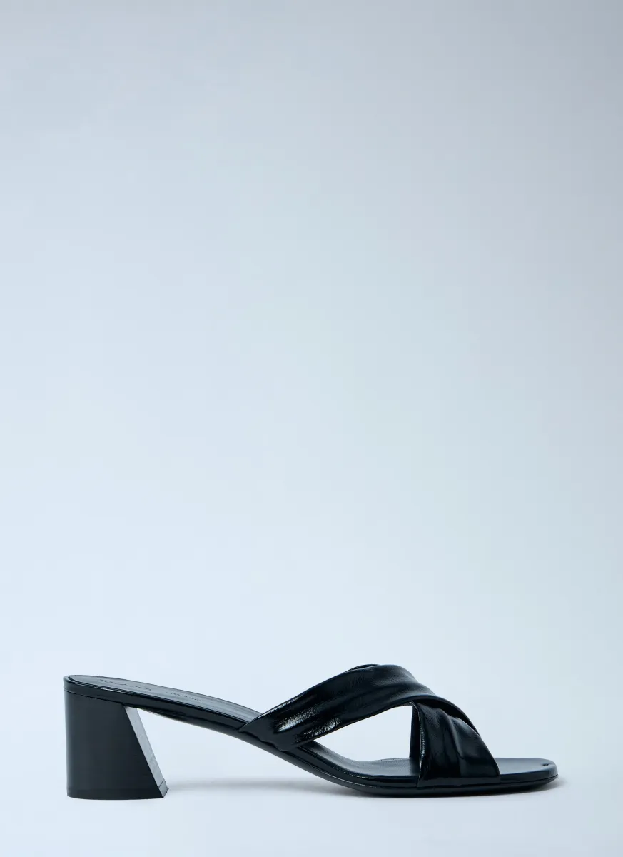 Liria Sandals