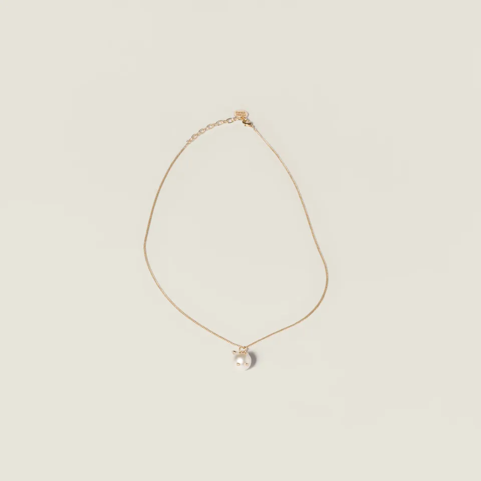 Metal necklace with pendant