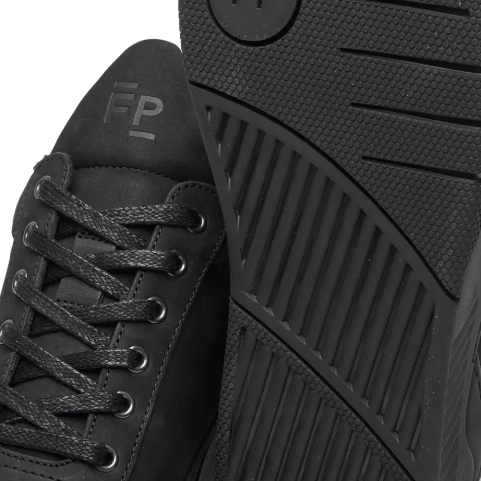 Low Top Sneaker