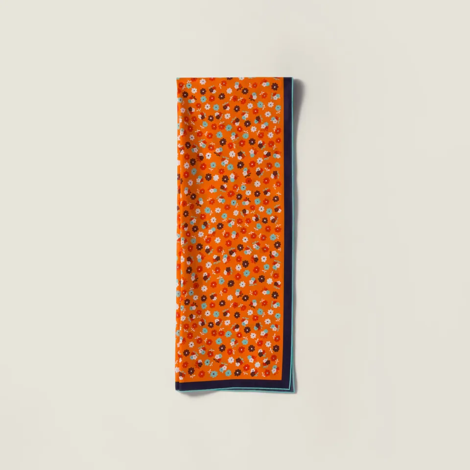 Printed poplin scarf