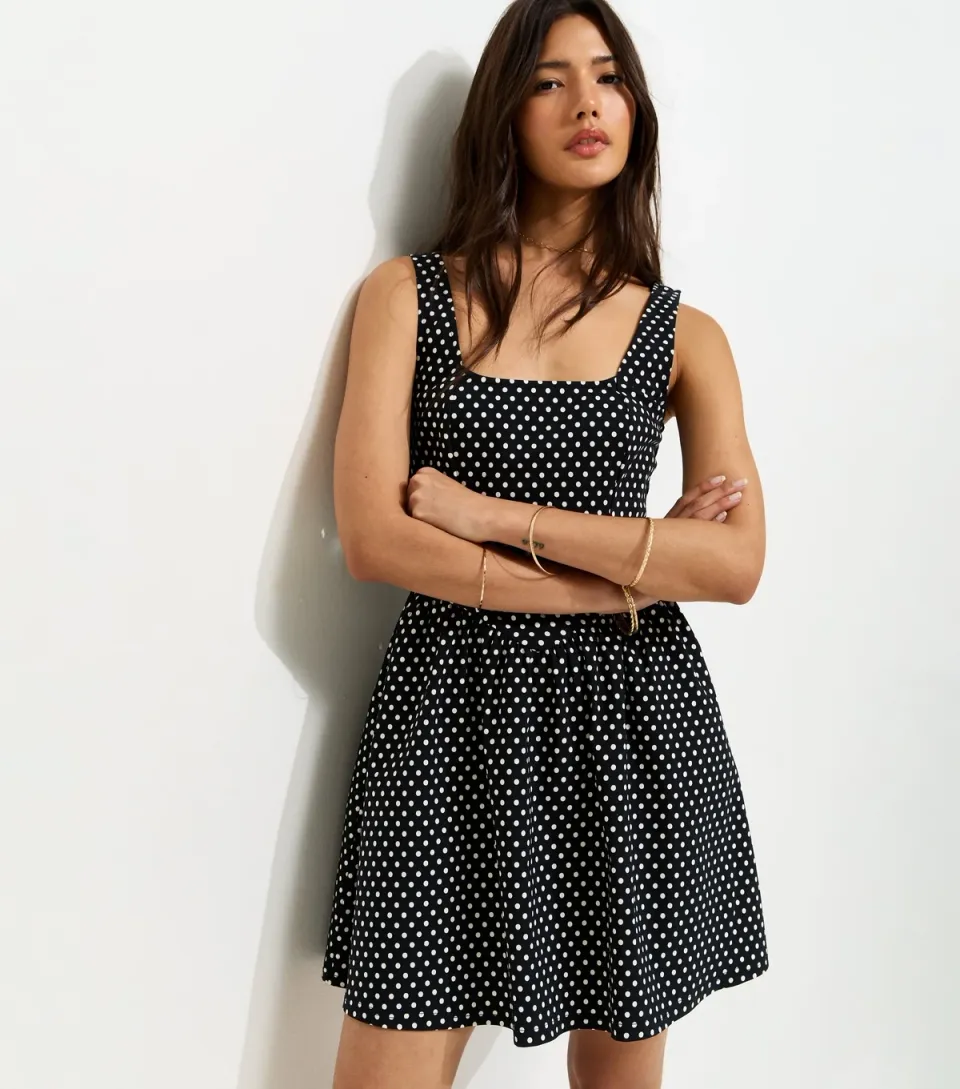 Women's Black Polka Dot V-Shaped Waist Mini Dress