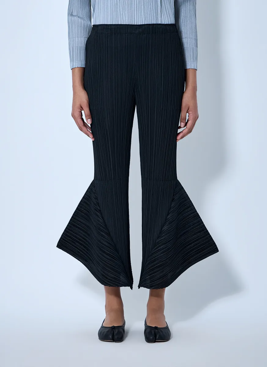 Pleated Flare Trousers