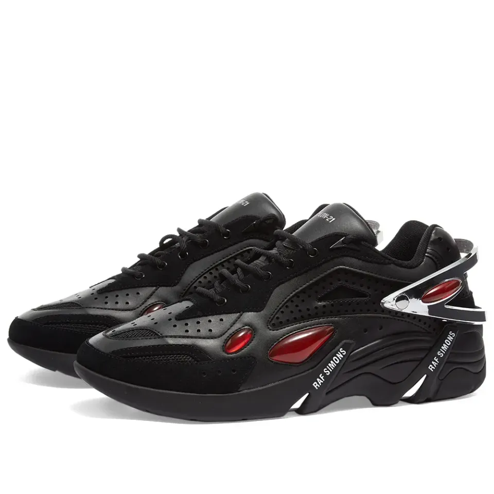 Cylon 21 Sneaker