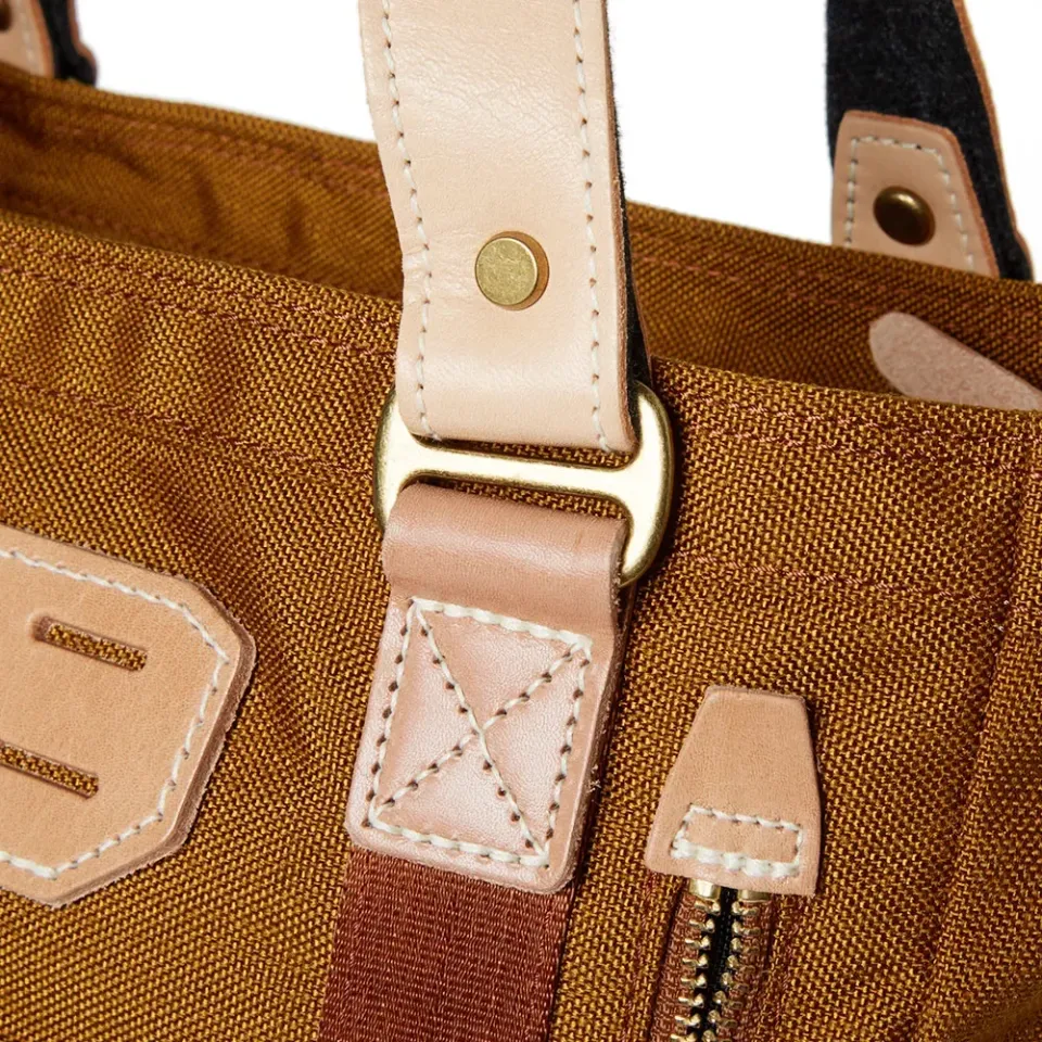 Surpass Tote