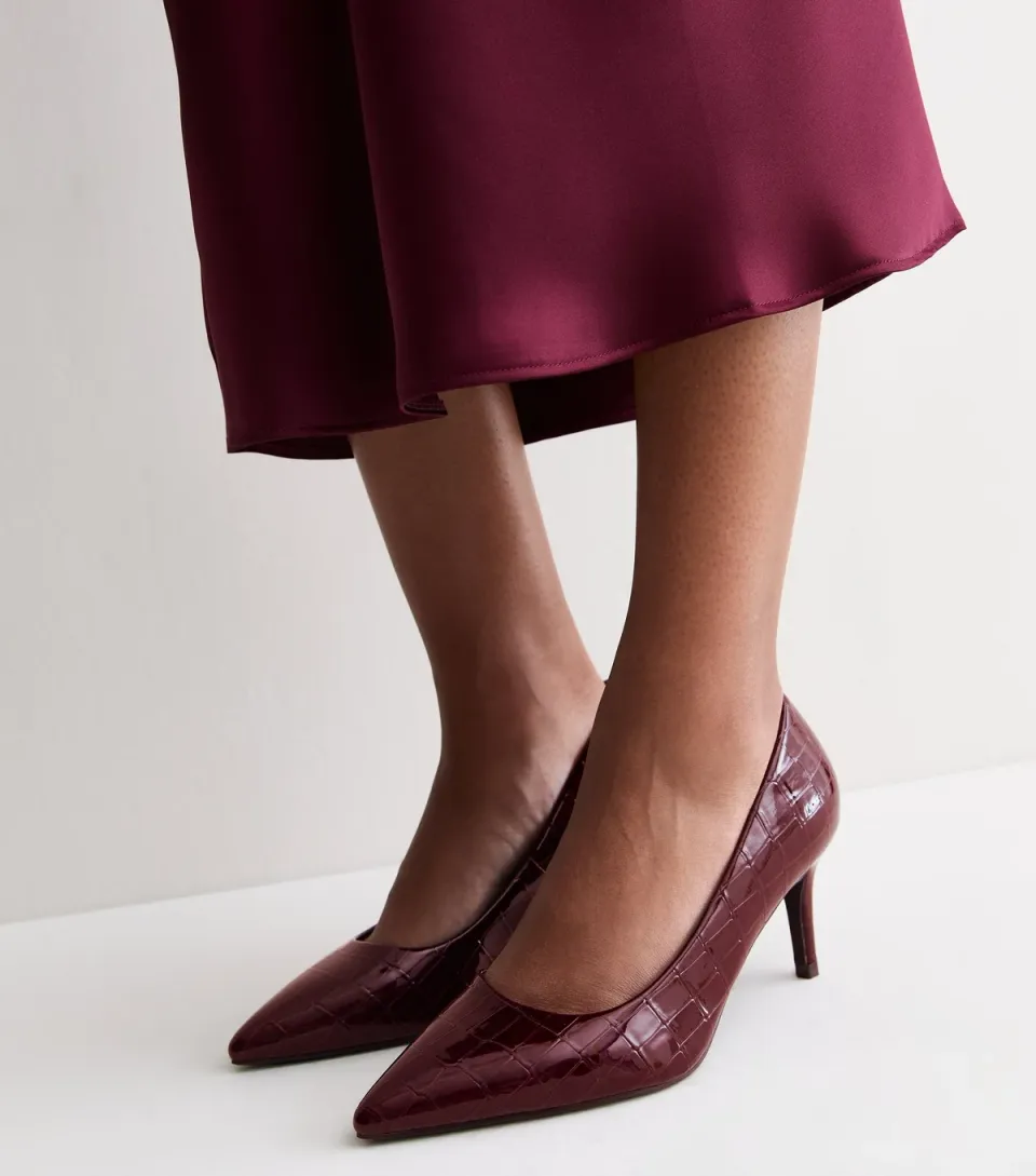 Women's Wide Fit Dark Burgundy Faux Leather Crocodile Embossed Court Shoes Vegan