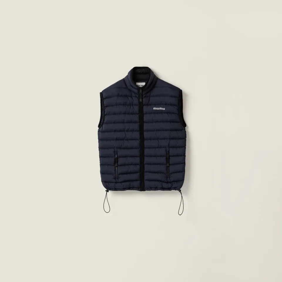 Light pongé down vest