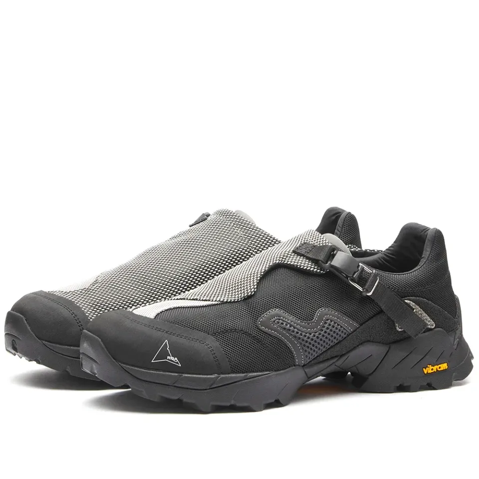 Minaar Strapped Hiking Sneaker