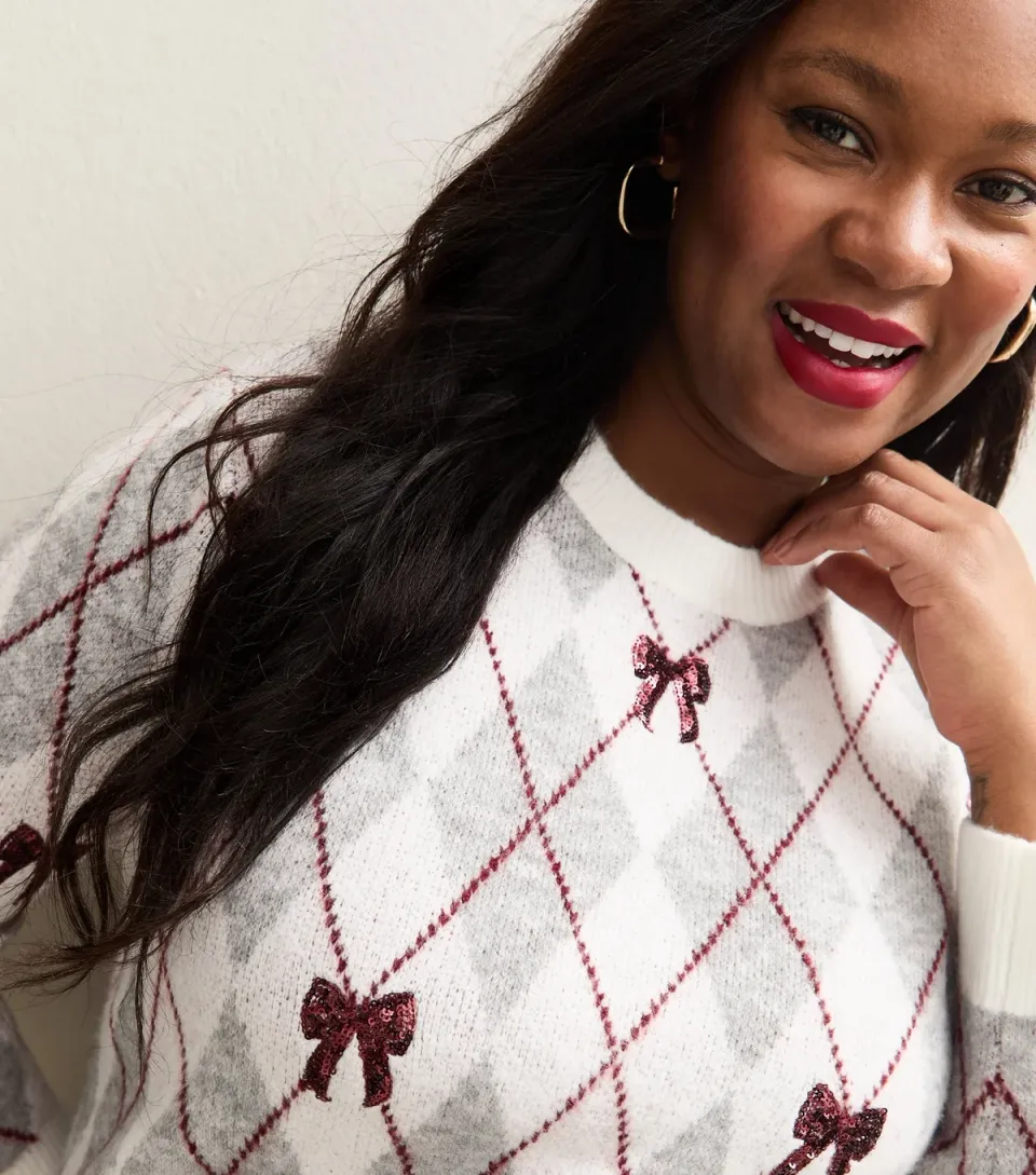 Women's Plus Size Cream Argyle Sequin Bow Embellished Jumper Curves