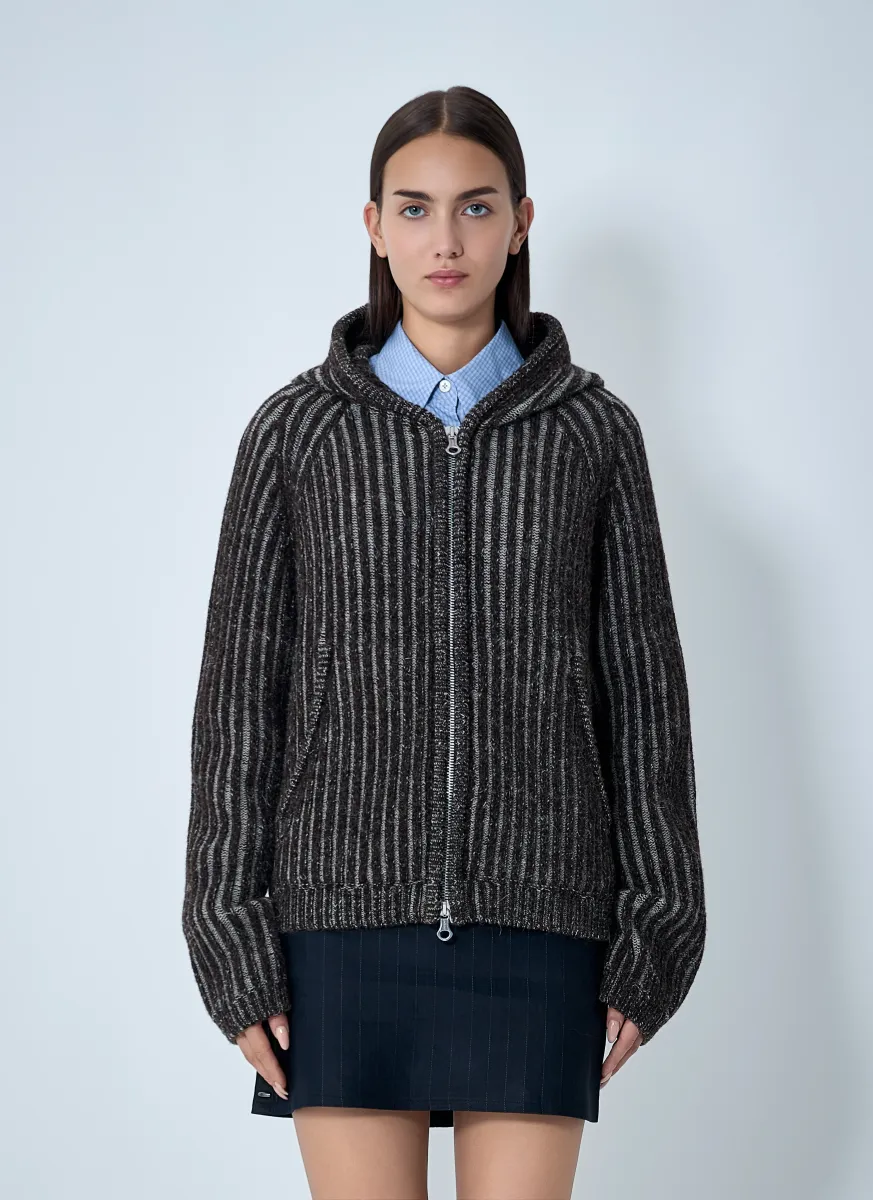 Leve Hood Zip-Up Sweater
