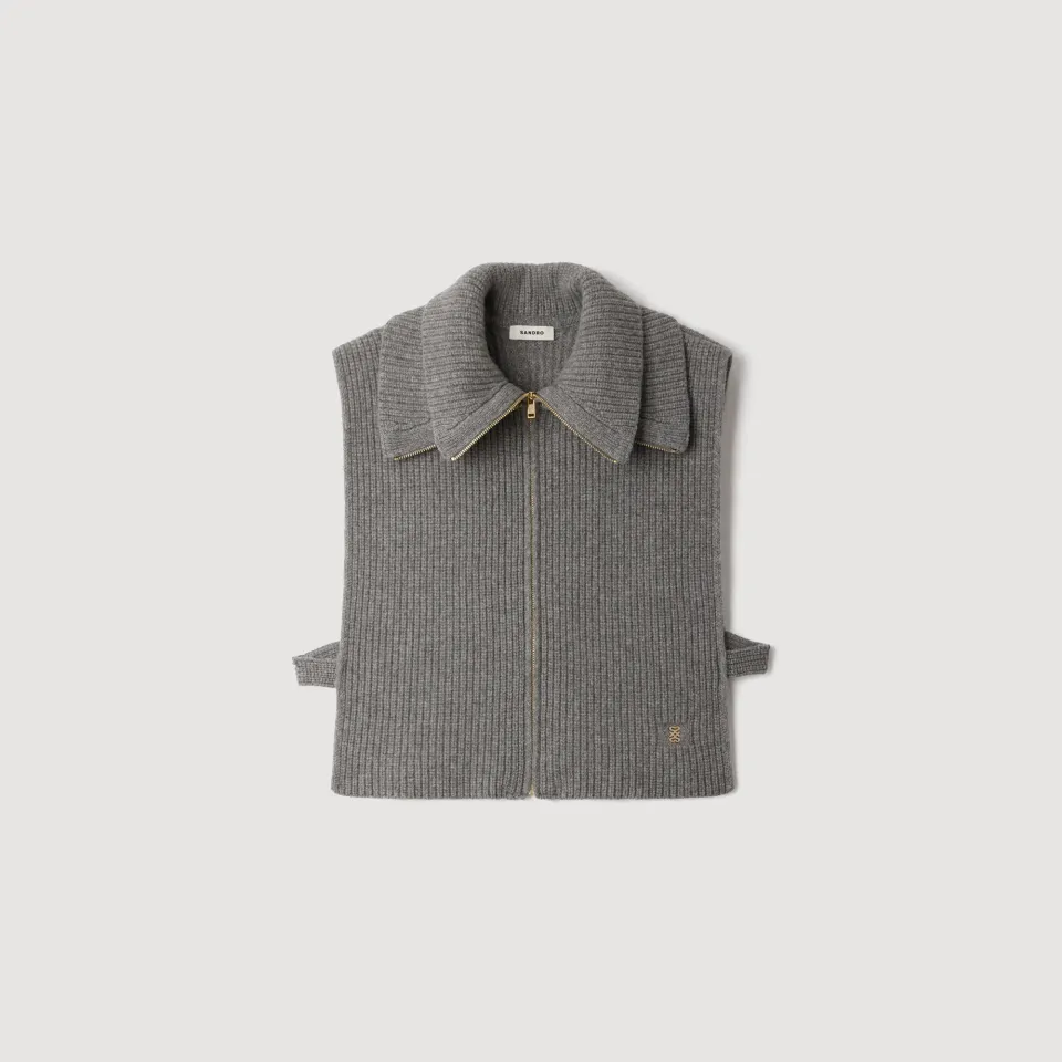 Zipped trucker collar
