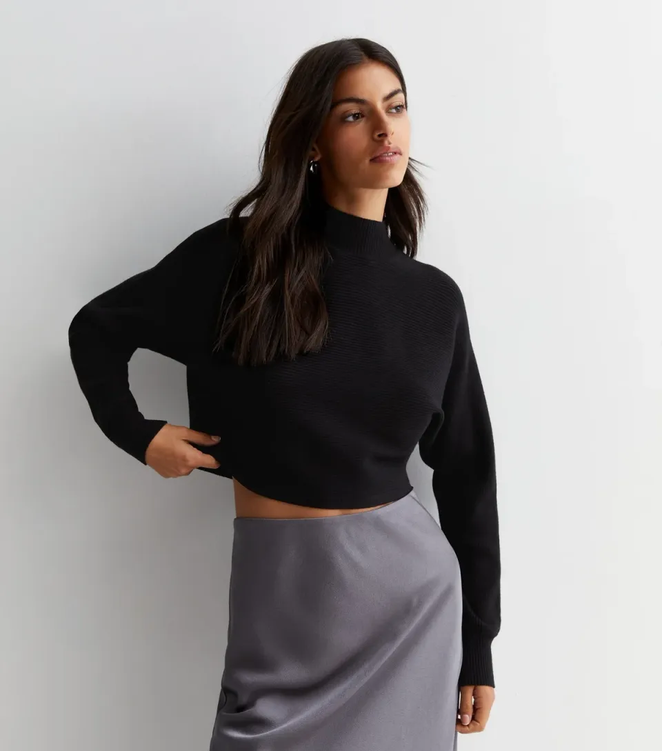 Women's Black Ribbed Knit Crop Jumper