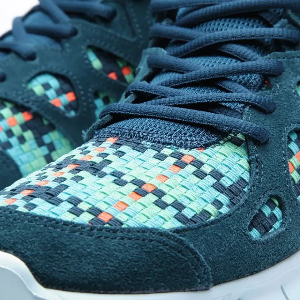 Free Run+ 2 Woven.