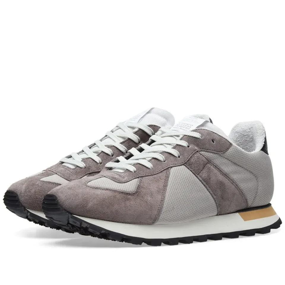 22 Retro Runner Sneaker